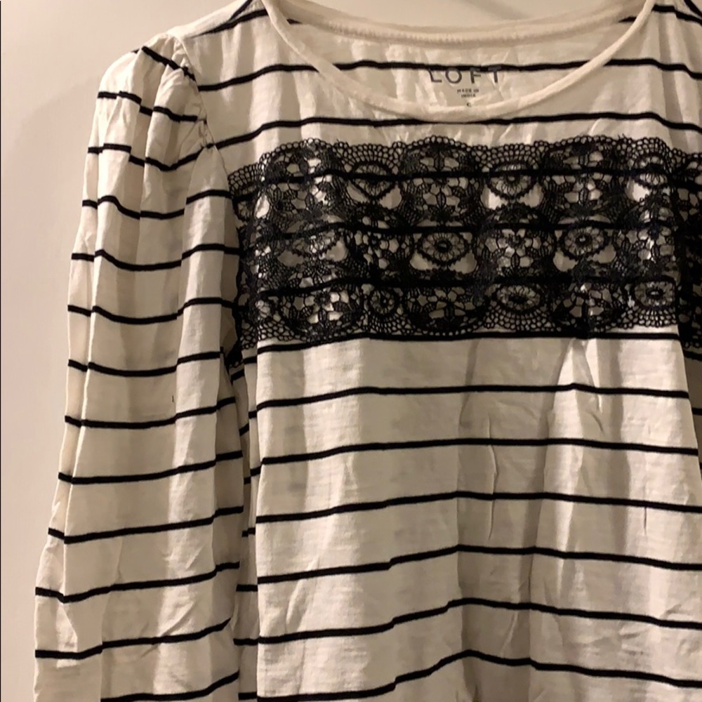 Striped puff sleeve tee with lace detail